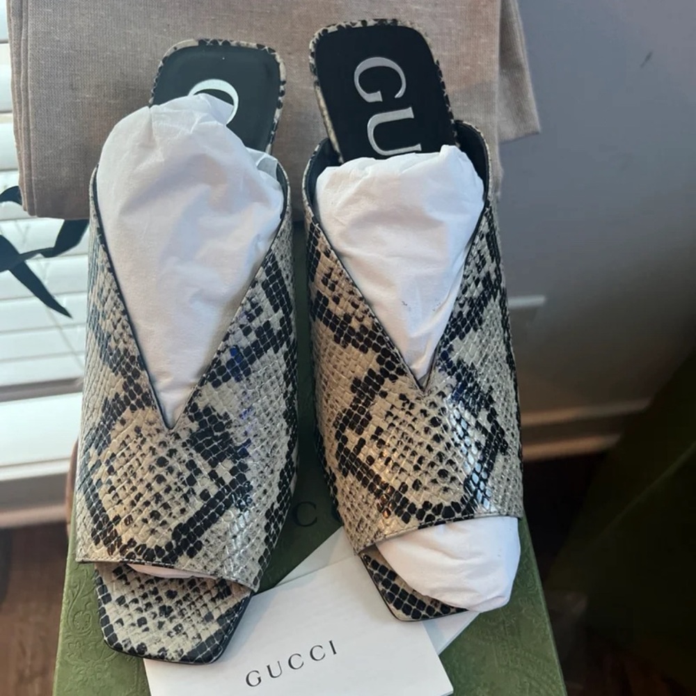 Gucci women shoe